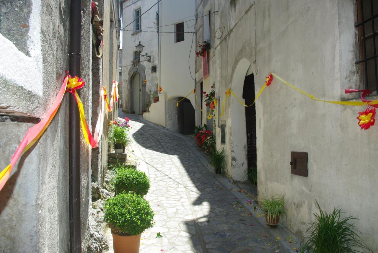 Le Due Lanterne Aieta Exterior foto