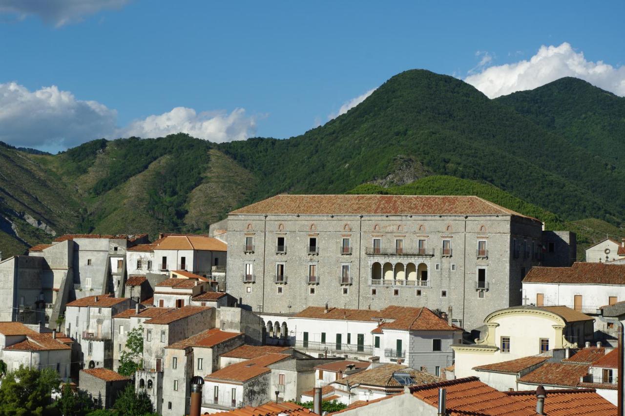 Le Due Lanterne Aieta Exterior foto