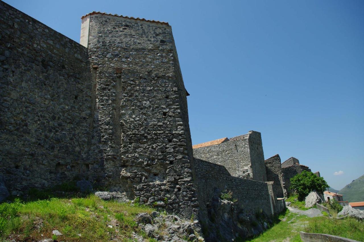 Le Due Lanterne Aieta Exterior foto