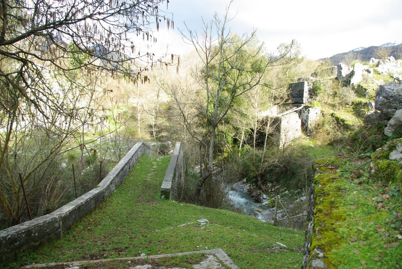 Le Due Lanterne Aieta Exterior foto